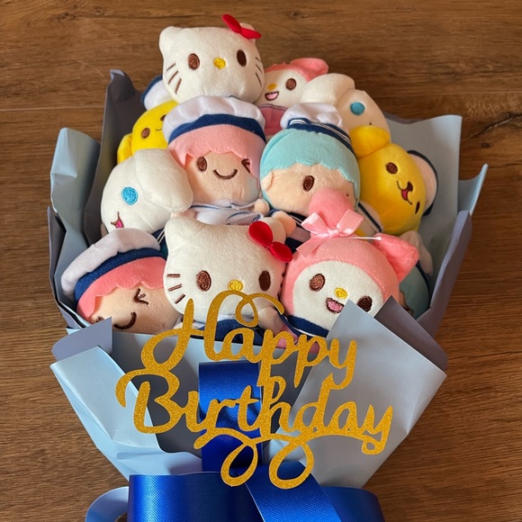 SANRIO-Imported (NWOT) Large Character Plush Bouquet with Greeting Card - Picture 13 of 15